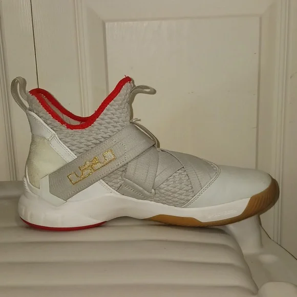 Nike LeBron "Soldier" 12 EP "Light Bone" - 8.5 - red/off-white/gold - Picture 8 of 15